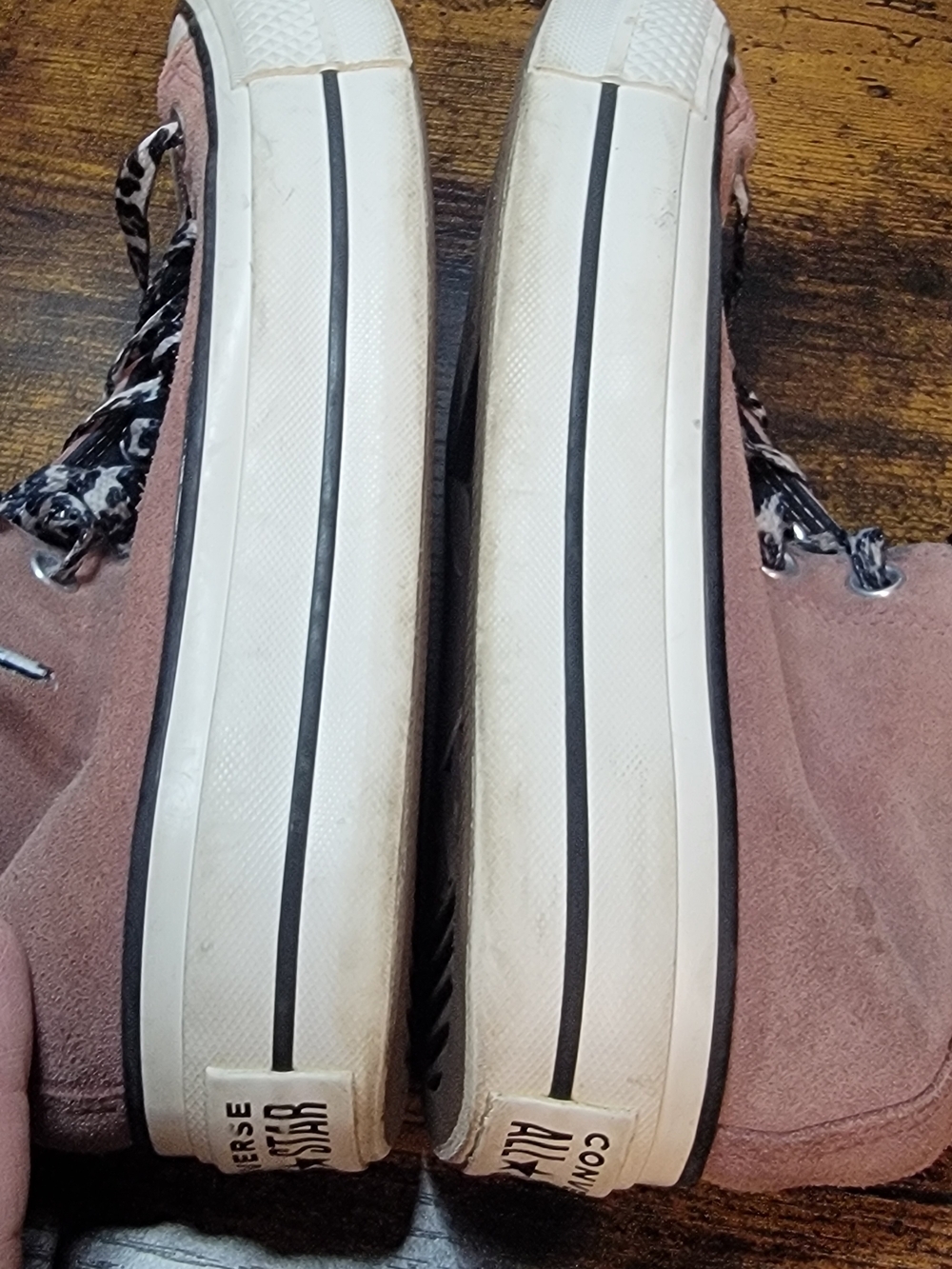 Converse Chuck Taylor 70 Suede Hi - Picture 9 of 12